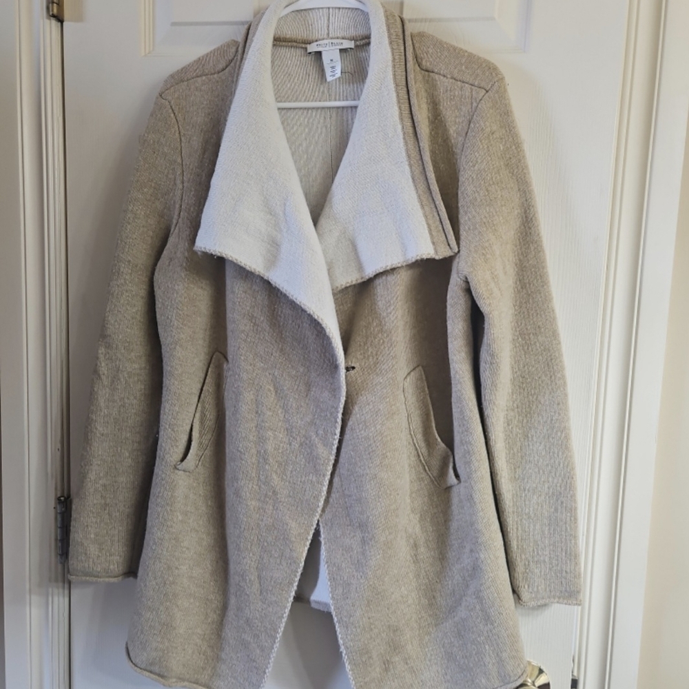 White House Black Market Stylish Beige Open Front Cardigan Size Medium